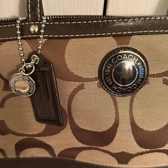 Authentic Coach purse - Picture 4 of 7